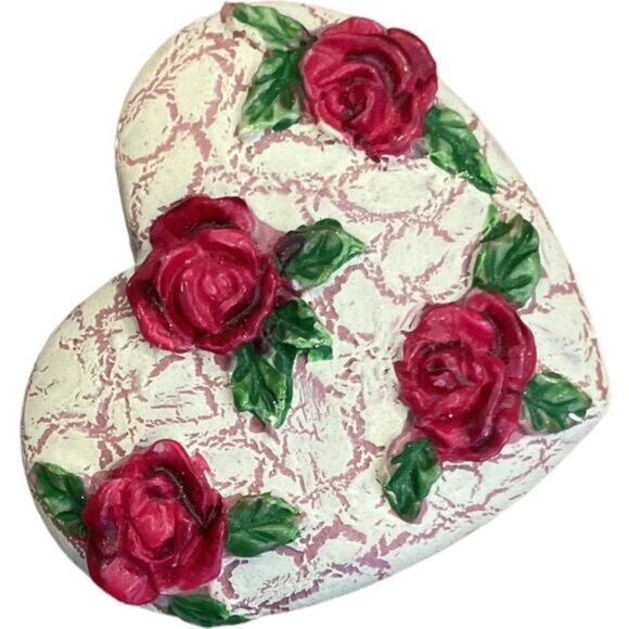 Heart-Shaped Pin With Red Roses Design & Lace-Like Pattern - Picture 5 of 5